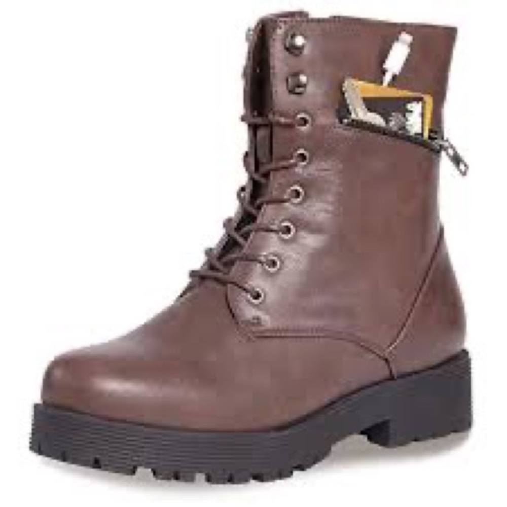 Cinak Boots